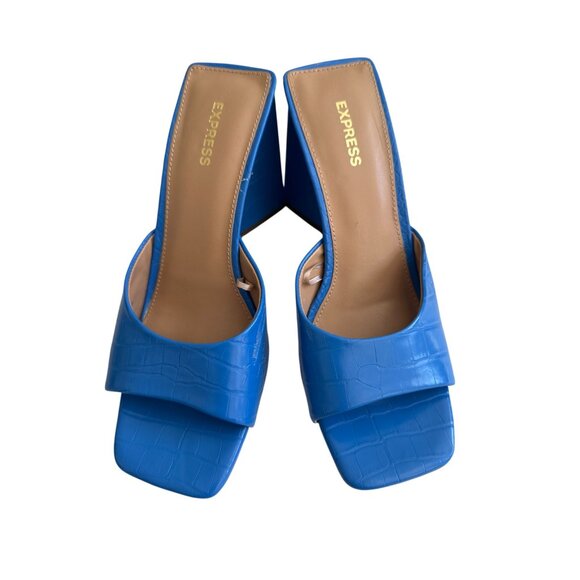 EXPRESS Snake Embossed Blue Periwinkle Block Heels Size 8 - Picture 3 of 10